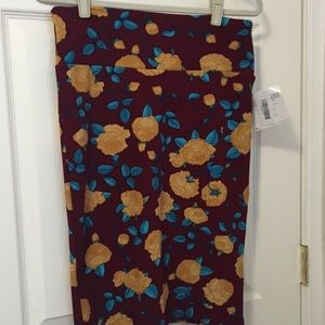 BNWT LuLaRoe Cassie skirt, size M, floral