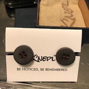K'NEPL button cufflinks w/dustbag bnwt.