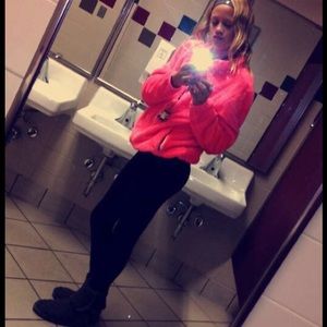 Meet your Posher, Mackenzie