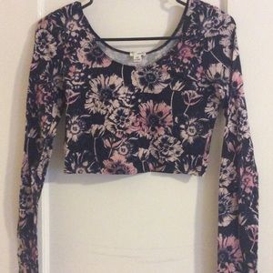 Garage long sleeve crop top