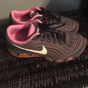 Nike tailwind 6