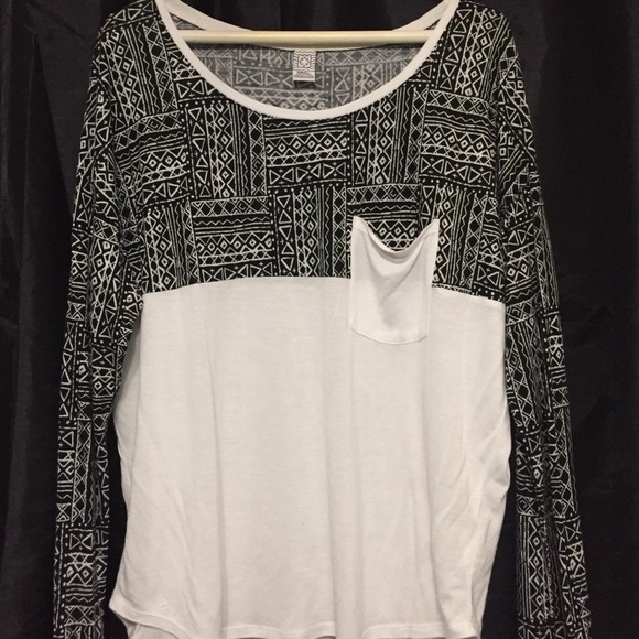 pocket tee