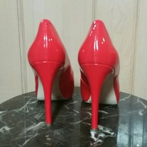 Like new red Pumps