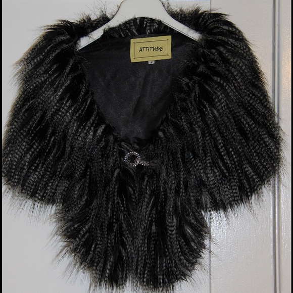 Attitude faux fur scarf
