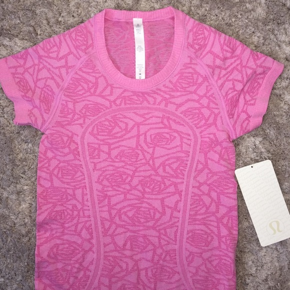 lululemon athletica Tops - Lululemon Swiftly Tech SS Crew