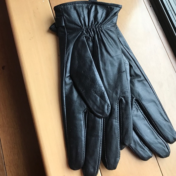 Michael kors black leather gloves Sz M - Picture 3 of 3