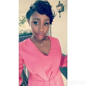 Meet your Posher, Alexis