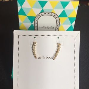New in Box Authentic Stella & Dot Ear Climbers