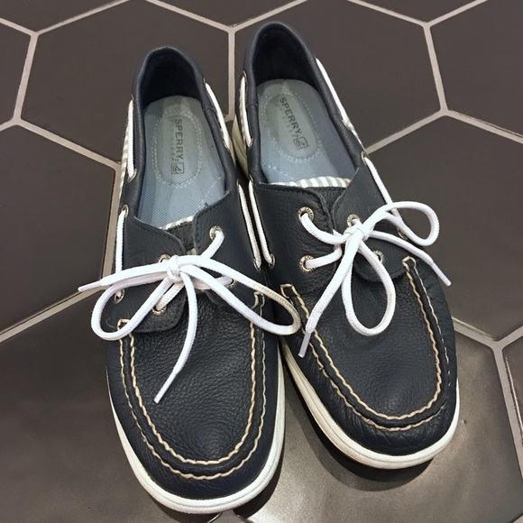 Sperry boat shoe - Size 8