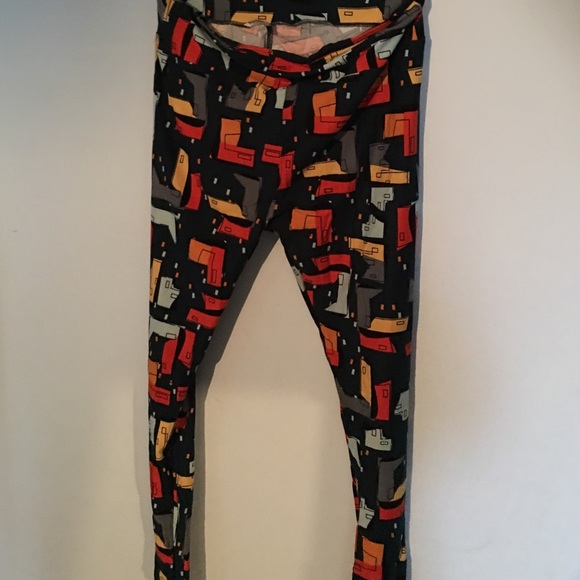 LuLaRoe Pants - LuLaRoe Tall and Curvy Leggings. NWT