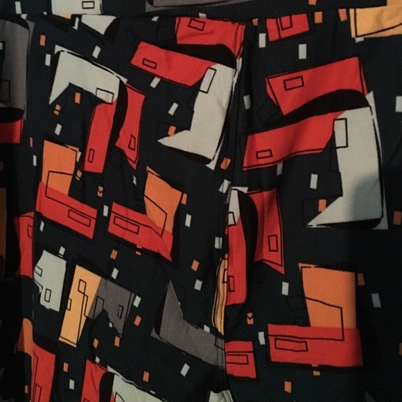 LuLaRoe Tall and Curvy Leggings. NWT - Picture 4 of 4