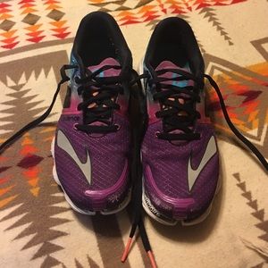 Brooks Running Shoes sz 8.5