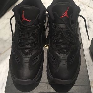 Black jordans