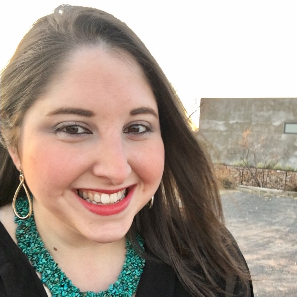 Meet your Posher, Nicole