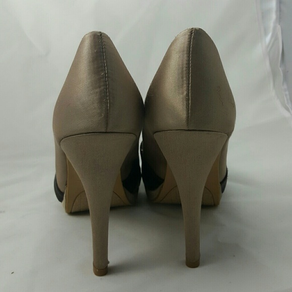 Pumps - Picture 2 of 4