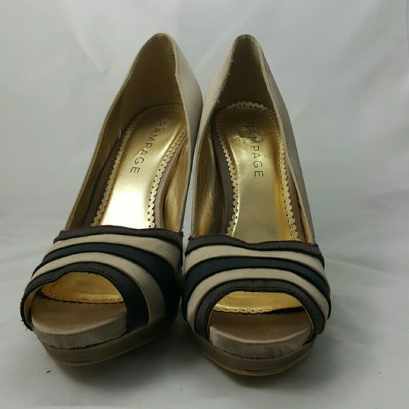 Pumps - Picture 3 of 4