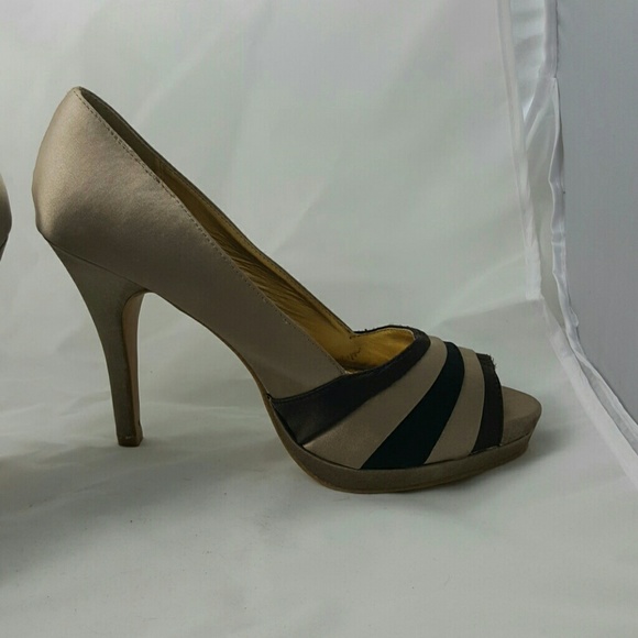 Pumps - Picture 4 of 4