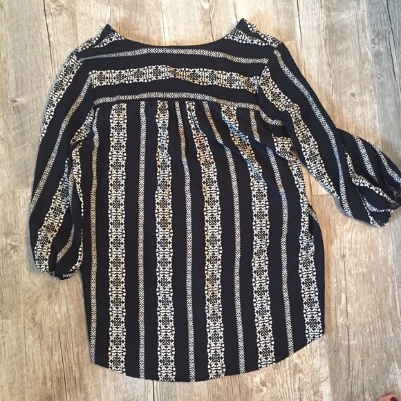 Boutique Gray Monroe black white floral boho top L - Picture 2 of 2