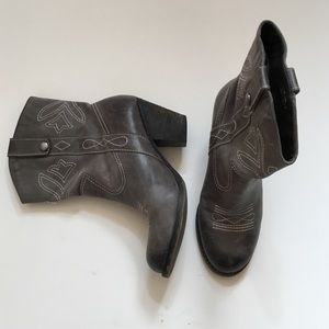 Gianni Bini Booties