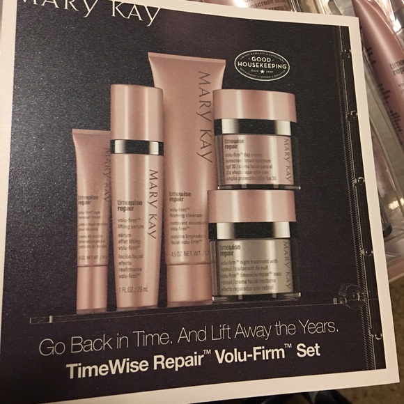 Mary Kay TimeWise Repair set. New!