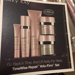 Mary Kay TimeWise Repair set. New!