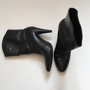 Gianni Bini Black heeled boot