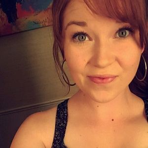 Meet your Posher, Caroline