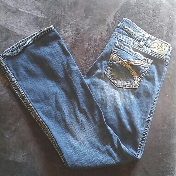 Silver Brand distressed bootcut jeans *EUC*