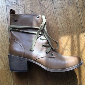 Roxy Boots
