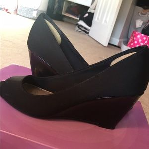 Black wedges