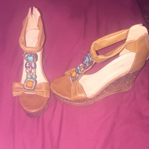 Refresh wedge jeweled sandals women's size 9 - Picture 1 of 3