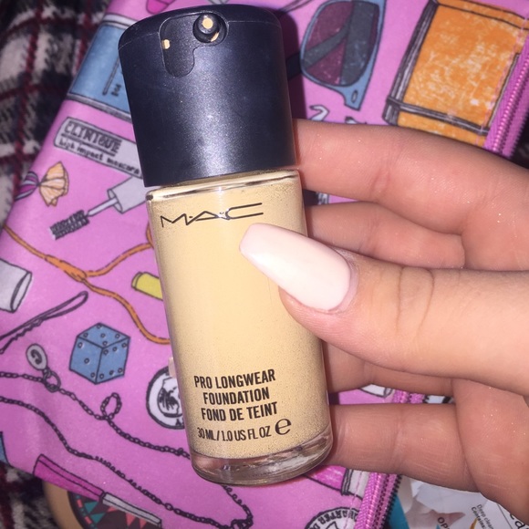 Mac Pro long wear foundation 💕💕