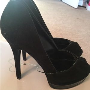 Black peep top pumps