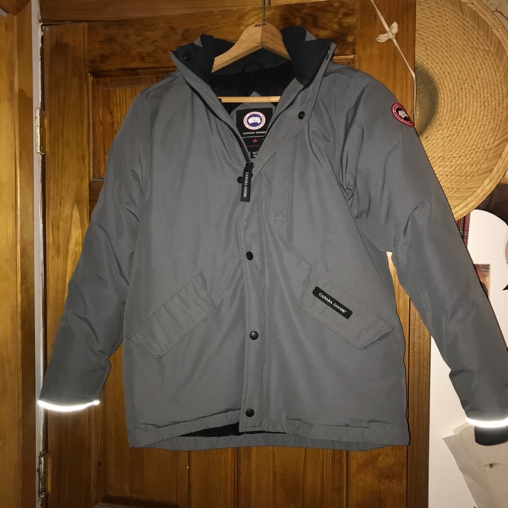 Canada Goose boys Logan parka. XL