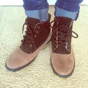 Lace-up, bi-color boots for winter weather!