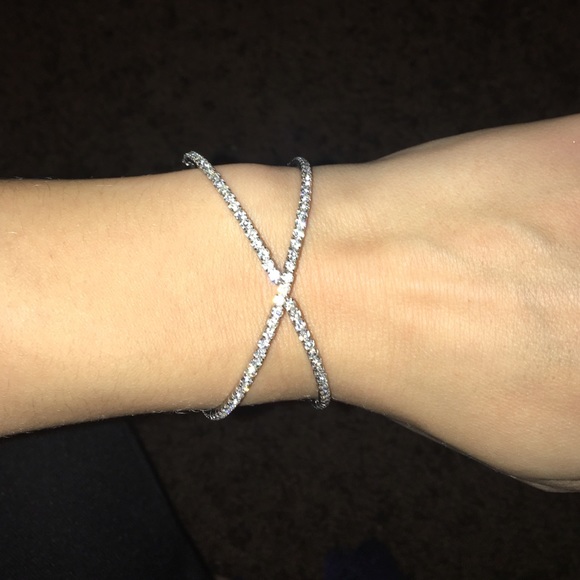 Criss cross jewel bangle