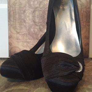 Maurice's black heel