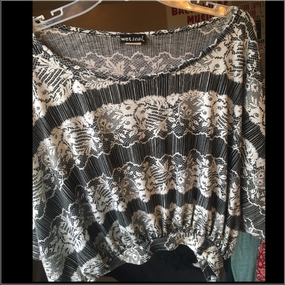 Black and white floral fitted wet seal shirt