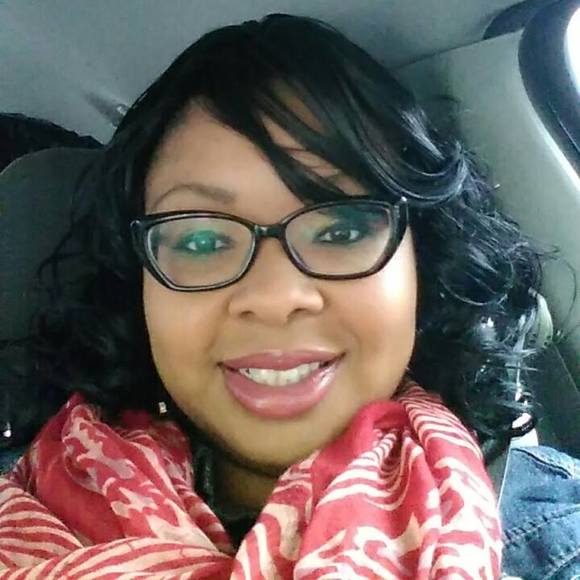 Meet your Posher, Whitney - Picture 1 of 1