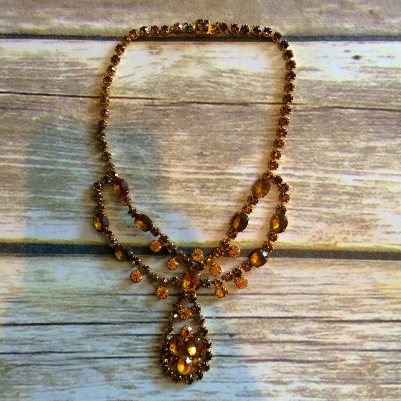 Vintage Jewelry - Vintage Topaz color faceted costume necklace