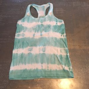 Lululemon tank