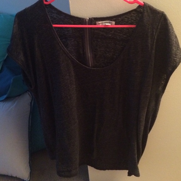 Grey tee shirt