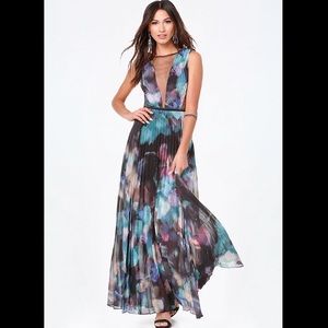 "BEBE" PRINT PLEATED DEEP V GOWN