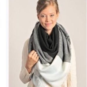 Black and gray blanket scarf