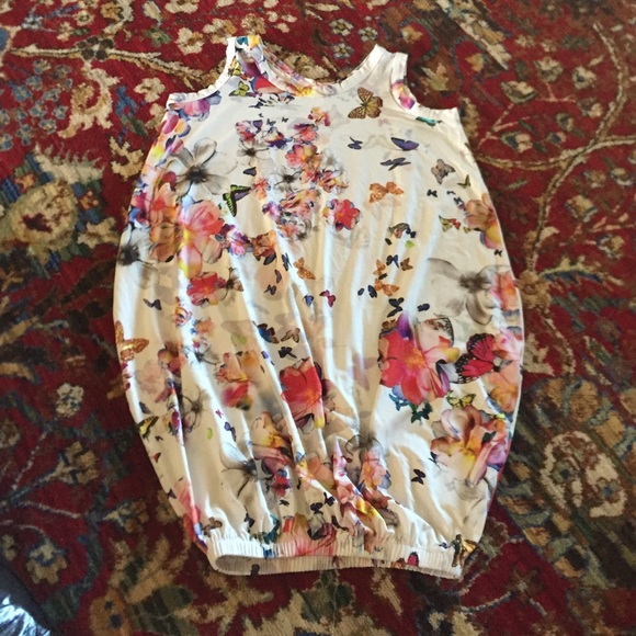 A cute stylish dress stretch fabric at the bottom