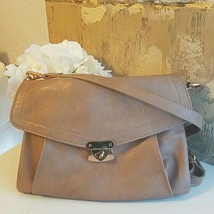 Nine West cute crossbody!