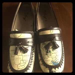 Map print loafers and matching bucket hat