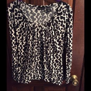Black and white New York and Company top size M