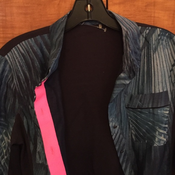 Tahari button down blouse pink lining inside