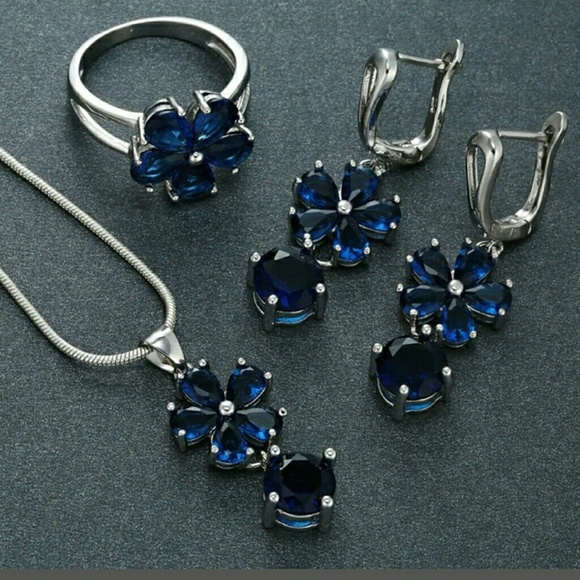 Ring only flower sapphire